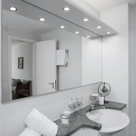 Junior Modern.24 Apartment