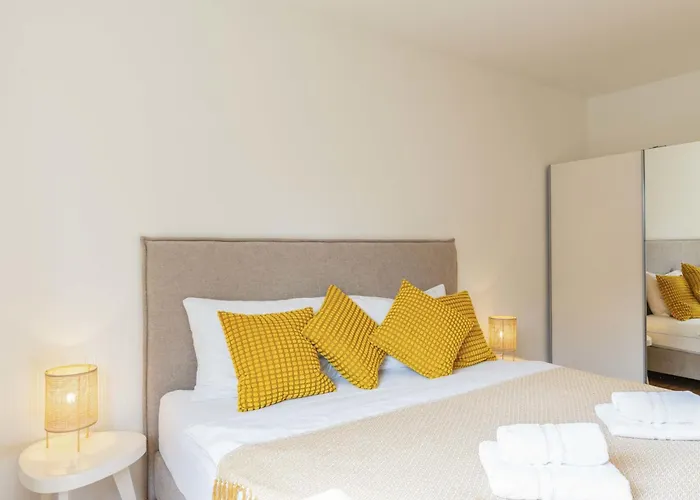 Junior Modern-24 By Interhome